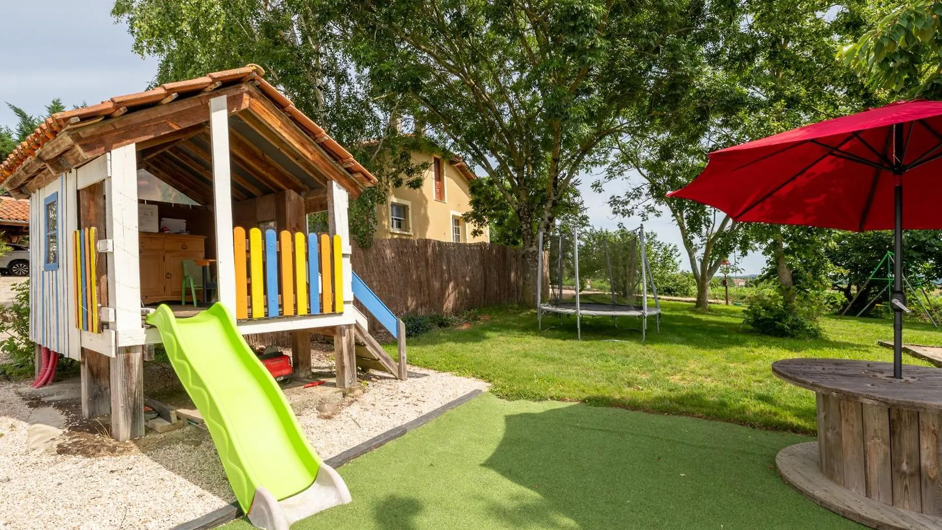 Hotel Domaine De La Cambre à Duffort Camping